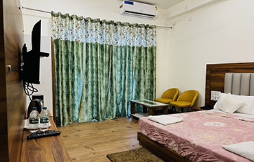 Hotel Narayana Delxue Room